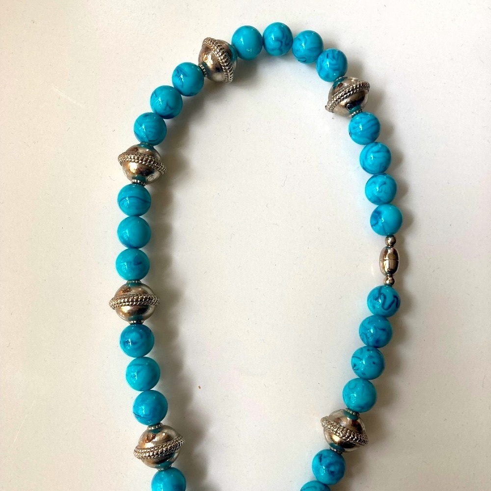 Turquoise beaded necklace